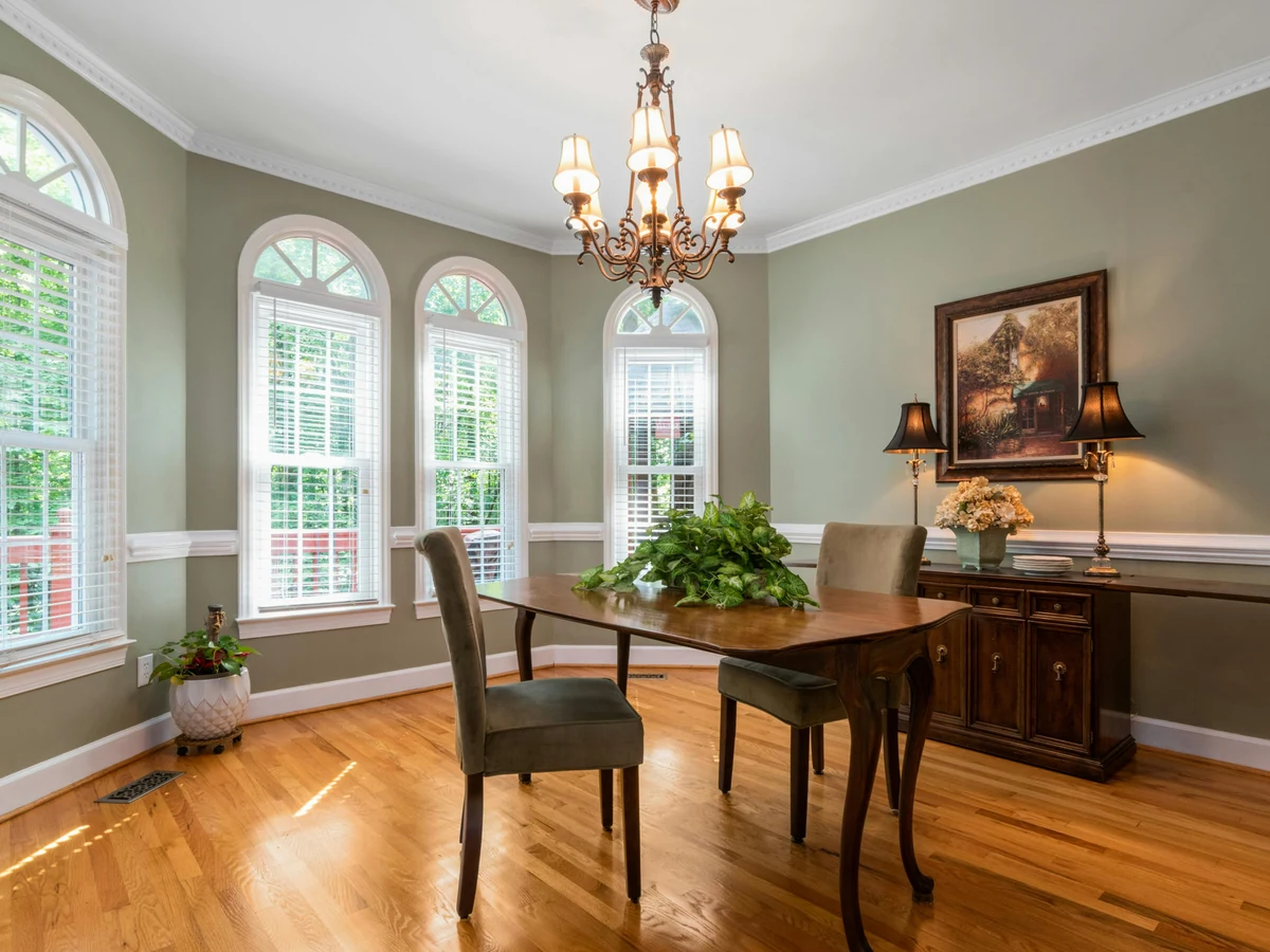 Formal dining room painting in Cambridge by Cambridge Decorators, classic period decor