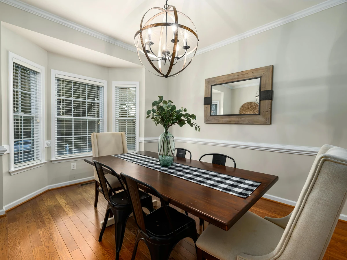 Modern dining room painting in Cambridge by Cambridge Decorators, contemporary finish