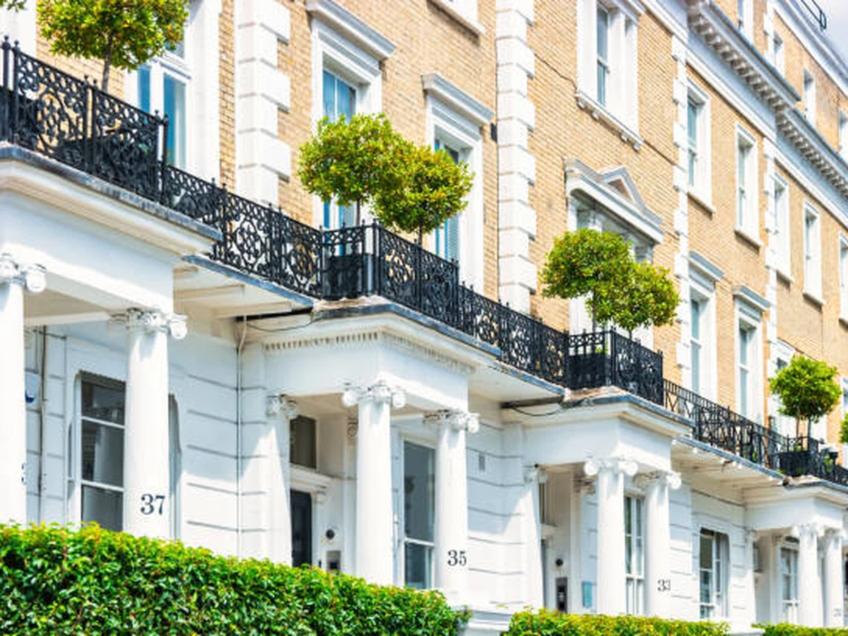 exterior painting white stucco georgian cambridge decorators