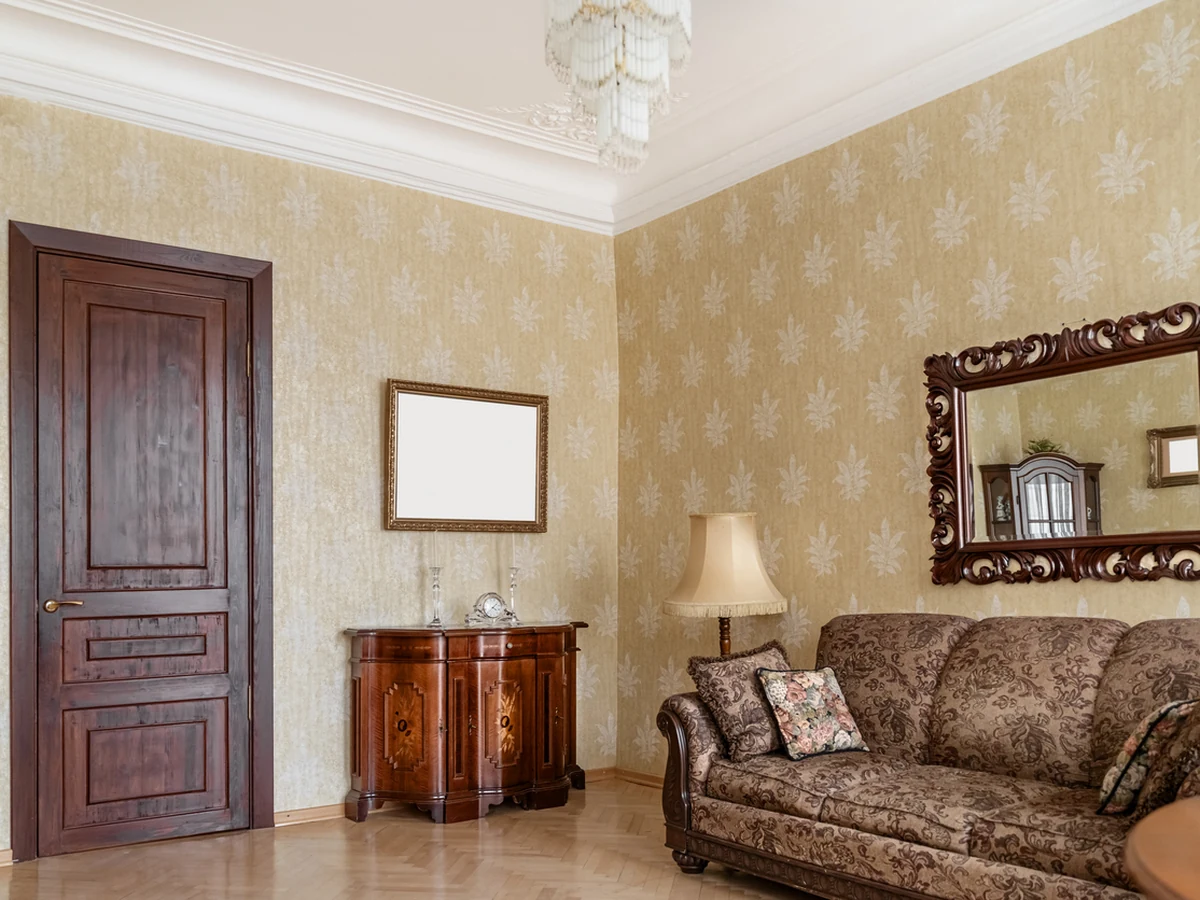 living-room-painting-retro-living-room-cambridge-decorators Retro-style living room feature wall painting in Cambridge by Cambridge Decorators